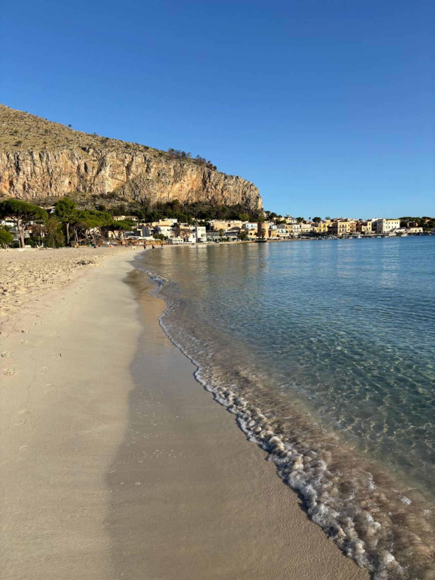 Mondello Room ภายนอก รูปภาพ